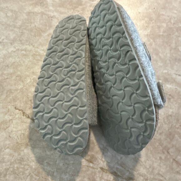 BIRKENSTOCK Gray Flannel Sandals 8.5 - Picture 4 of 5